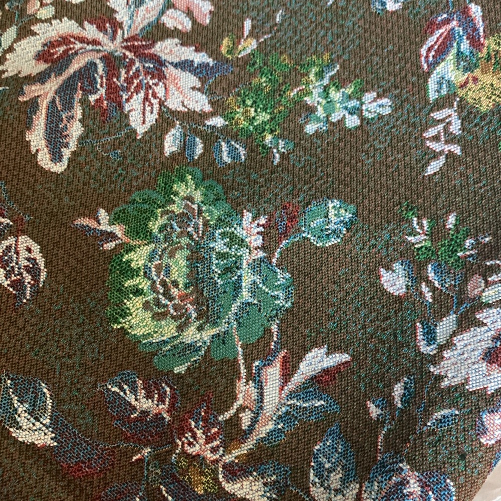 Tapestry table or bed cover - Picture 2 of 3